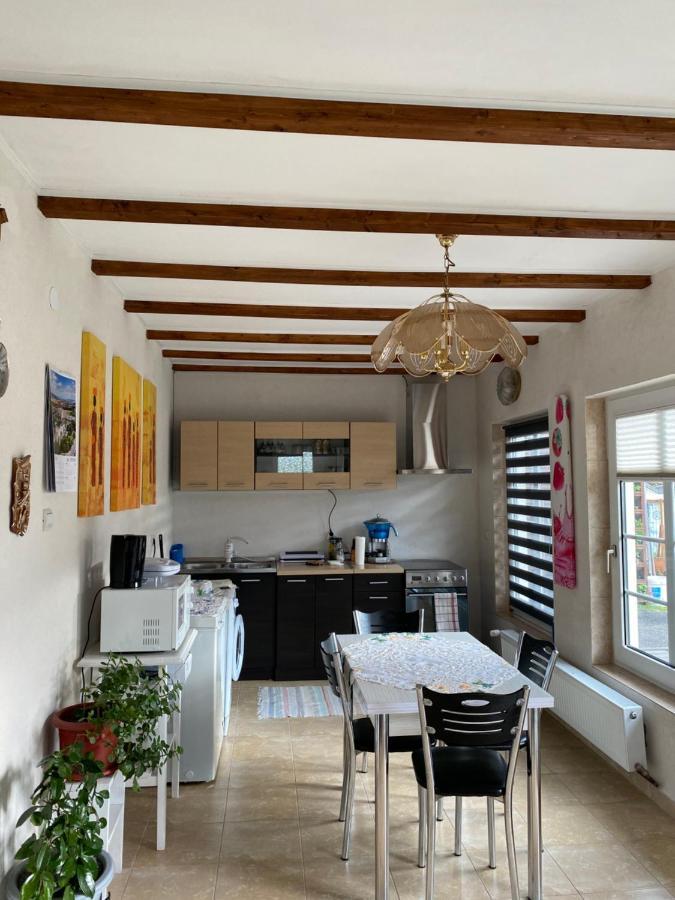 Casa Iuliana Hotell Subcetate  Eksteriør bilde