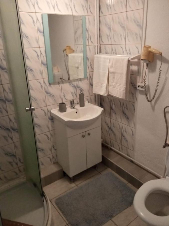 Casa Iuliana Hotell Subcetate  Eksteriør bilde